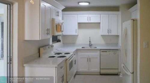 594 5th St, West Palm Beach FL  33404-7402 exterior