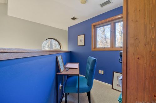 139 Wyneding Hill Rd, Manchester CT  06040-6608 exterior