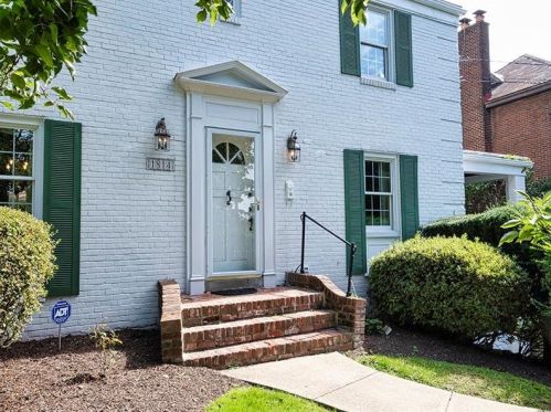 1814 Graham Blvd, Pittsburgh, PA 15235-2756