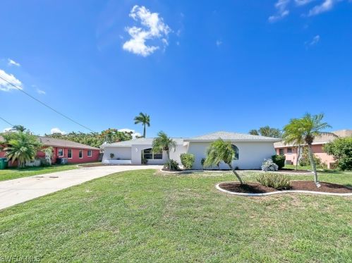 850 41st St, Cape Coral, FL 33904-5221