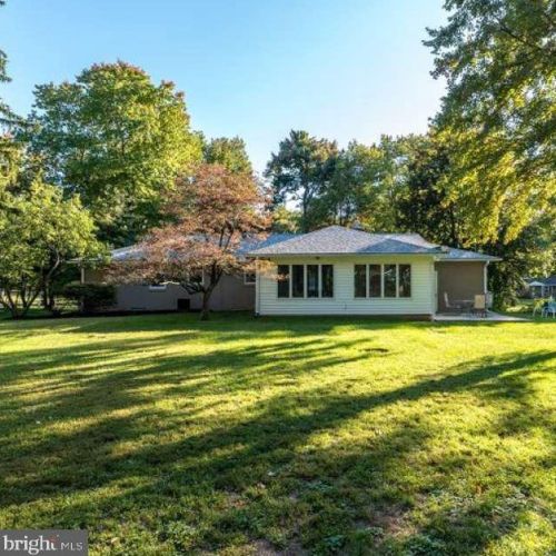 108 Sunset Dr, Lansdale, PA 19446-1707