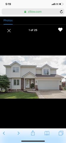1215 Parkview Ln, Ely, IA 52227-9671