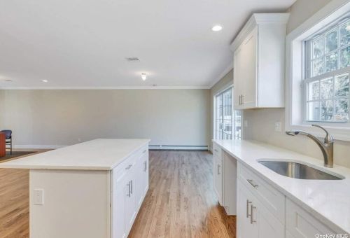 594 Canal Rd, Mount Sinai NY  11766-3307 exterior