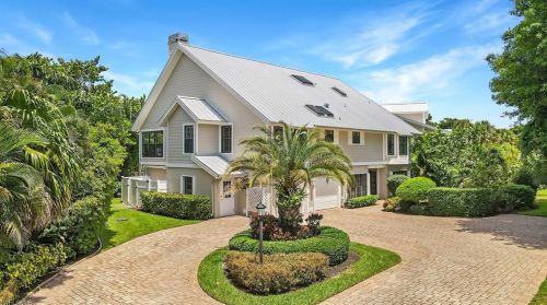 518 Yachtsman Dr, Sanibel, FL 33957-3910