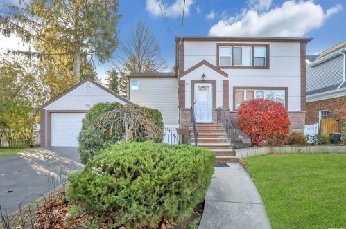 64 Sherman St, Lynbrook NY  11563-2020 exterior