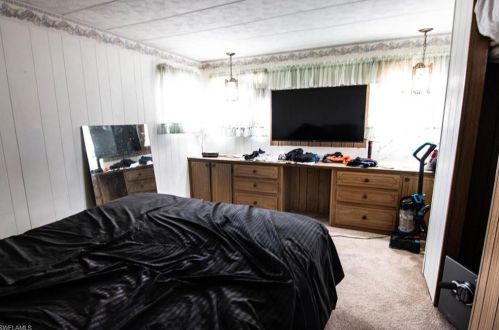 4743 Sandpiper Dr, Saint James City FL  33956-2810 exterior