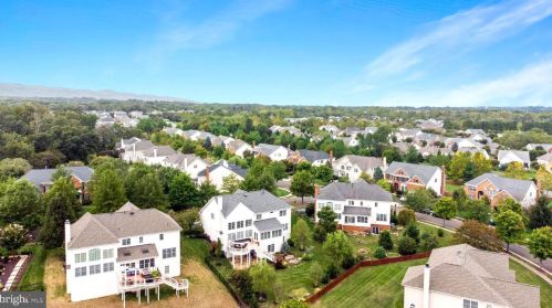 5318 Jacobs Creek Pl, Haymarket VA  20169-6150 exterior