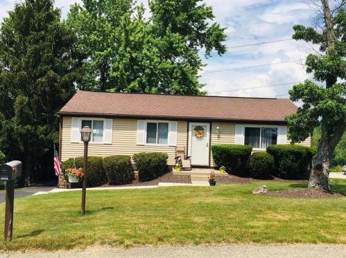 1287 Armstrong Dr, Library, PA 15129-9452