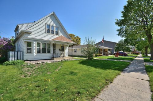 624 Price Ave, Milwaukee, WI 53207-5215