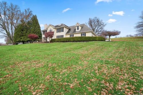 4 Fountayne Ct, Washingtonville, NY 10992-1001
