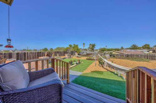 491 Jean Cir, Marina CA  93933-4012 exterior