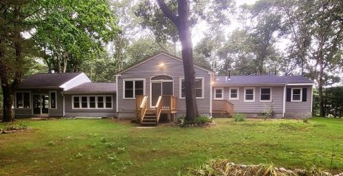 30 Highwood Dr, Coventry RI  02816-8209 exterior