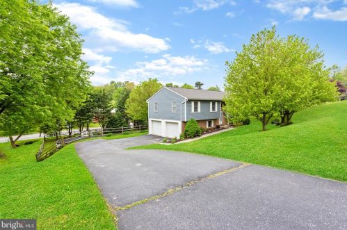 65 Woodland Dr, Shrewsbury PA  17361-1235 exterior