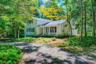 87 Poplar Rd, Ridgefield, CT 06877-3219