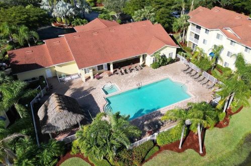 8294 Key Royal Cir, Naples FL  34119-6803 exterior