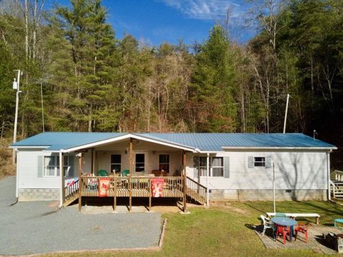 1301 Winding Stairs Rd, Topton, NC 28781-5600