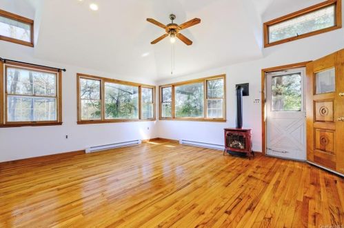 50 Seneca Rd, Tompkins Corners, NY 10579-2119