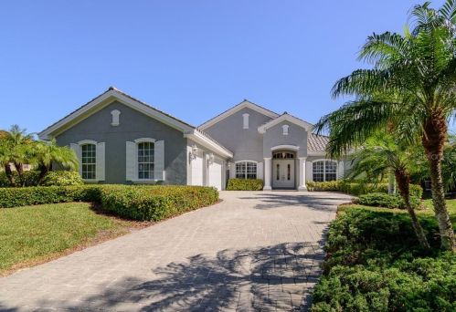 2607 Grand Lakeside Dr, Palm Harbor, FL 34684-1028