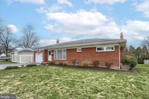3405 Bedford Dr, Camp Hill, PA 17011-2714