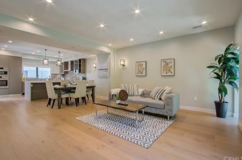 4809 Carpenter Ave, North Hollywood CA  91607-3204 exterior