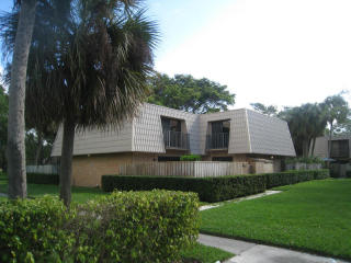 5630 56th Way, West Palm Beach FL  33409-7112 exterior
