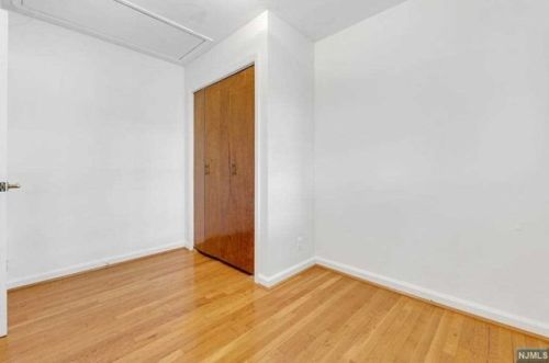109 Hiawatha Blvd, Oakland NJ  07436-2905 exterior