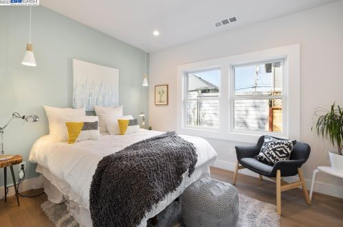 5926 Dover St, Oakland CA  94609-1426 exterior