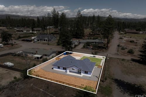 6081 Maxwood Dr, Paradise CA  95969-4348 exterior