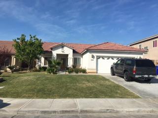 8314 Tucana Ave, Bakersfield, CA 93306-8403
