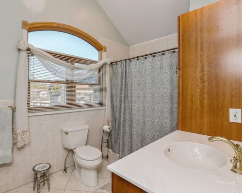 50 Avenue B, San Remo NY  11754-2505 exterior