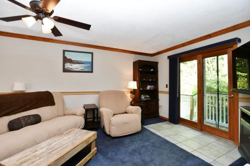 44 Tolend Rd, Dover NH  03820-5501 exterior