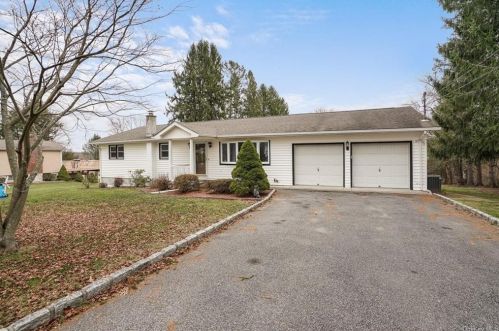 18 Odessa Rd, Mahopac, NY 10541-4513