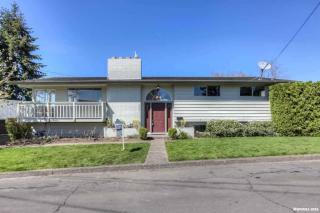 945 Gerleon St, Salem, OR 97302-2113