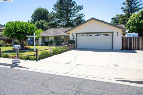57 Manzanita Dr, Solvang, CA 93463-2815