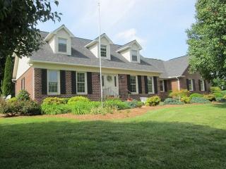 309 Willowbrook Dr, Morganton, NC 28655-3629