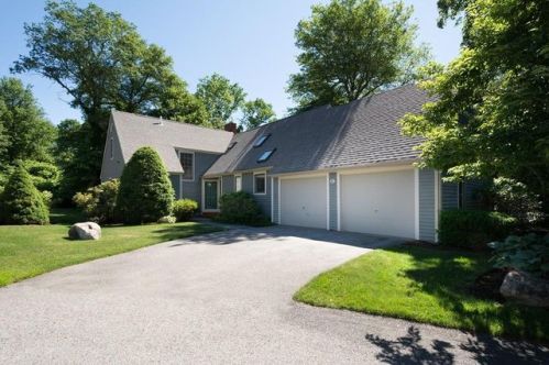 100 Pond St, Cohasset MA  02025-1944 exterior