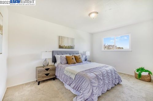 1549 Woodland Dr, West Pittsburg CA  94565-5633 exterior