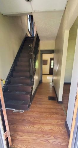 636 Ray St, New Castle, PA 16101-4258