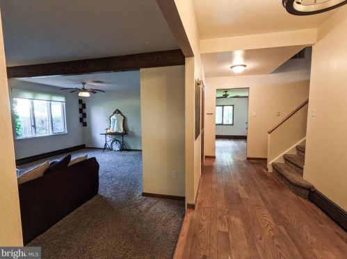 619 Davis Rd, Cheltenham PA  19012-1636 exterior