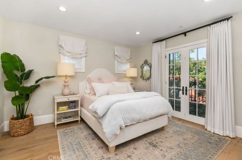 8 Rockshore Blf, Newport Beach CA  92657-2131 exterior