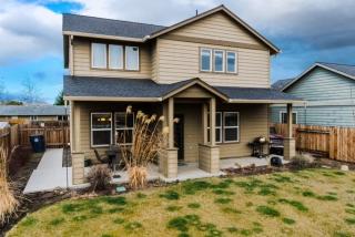 1351 27th St, Eagle Crest OR  97756-5101 exterior