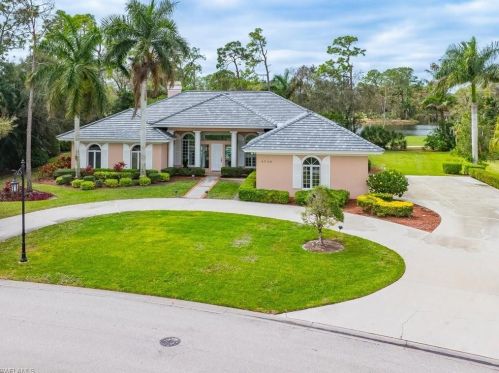 4756 Oak Leaf Dr, Naples, FL 34119-8574