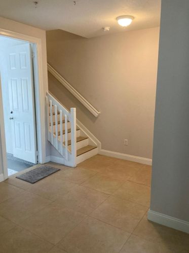 430 Amador Ln, West Palm Beach, FL 33401-8345
