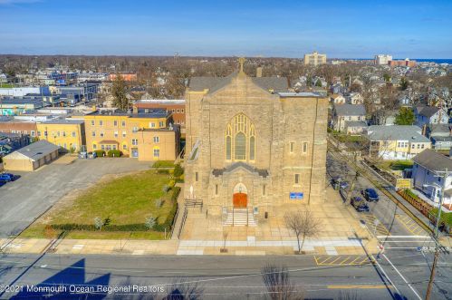 701 2nd Ave, Tinton Falls NJ  07712-5928 exterior