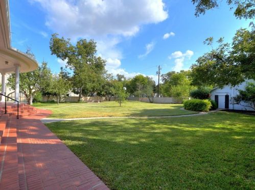 308 University Ave, Georgetown TX 78626-6141 exterior