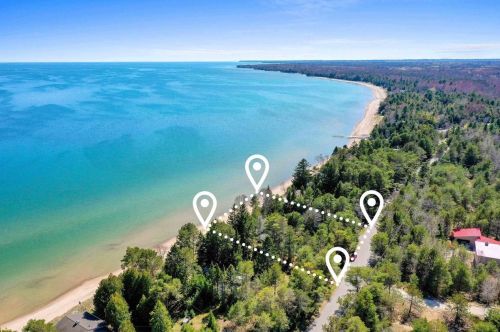 3720 Glidden Dr, Sturgeon Bay, WI 54235-9514