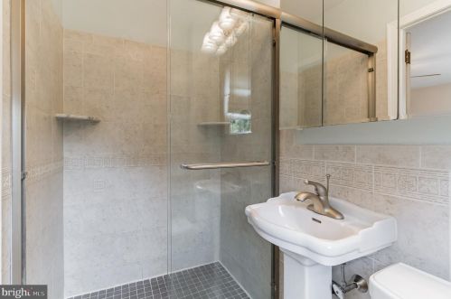 420 Ivy Ln, Glen Mills PA  19342-1323 exterior