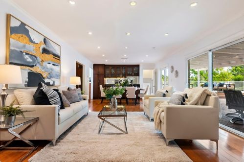4429 Petit Ave, Van Nuys CA  91436-3211 exterior