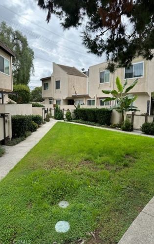 16710 Orange Ave, Paramount CA  90723-5352 exterior