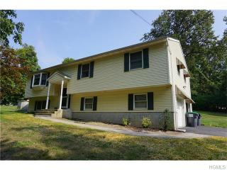 6 Church St, Wallkill, NY 12589-4700